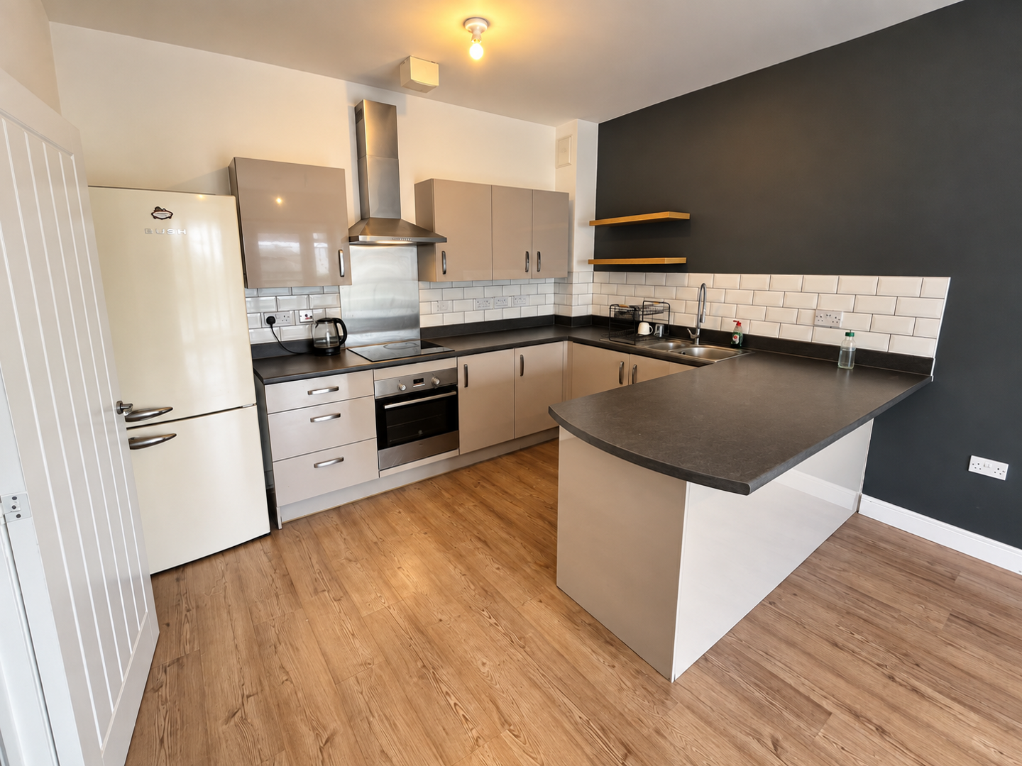 2 bed property in Edwardian Mews, Newport